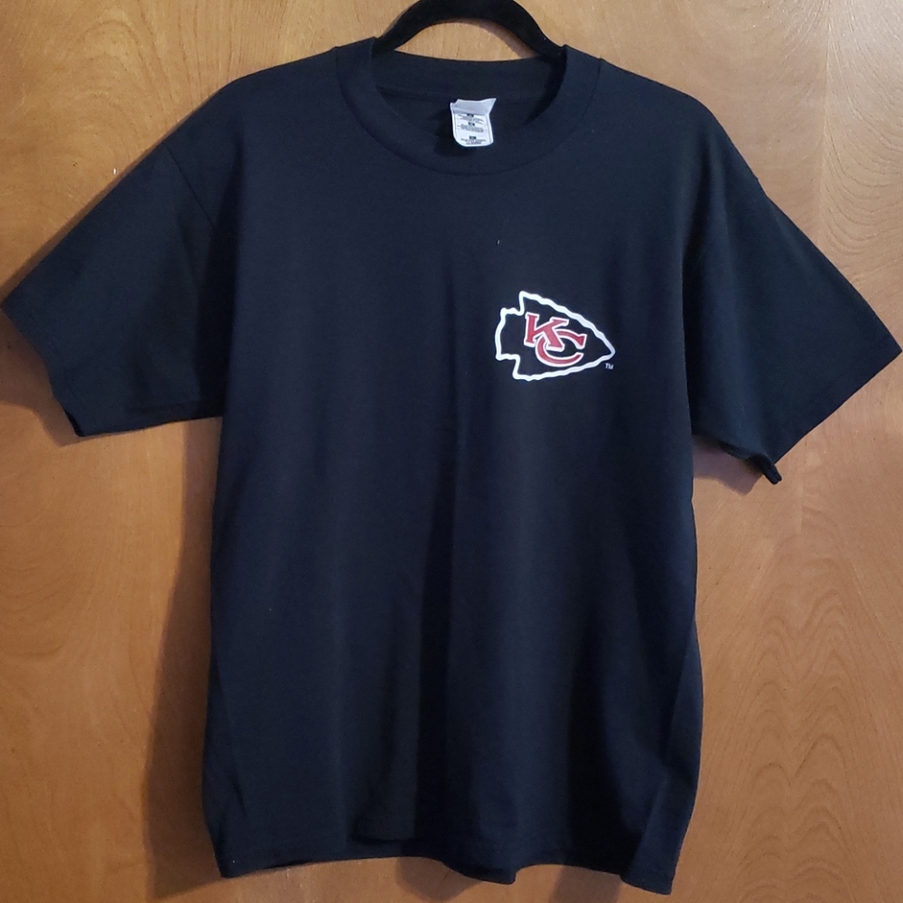 Chiefs football t-shirt. Black size large